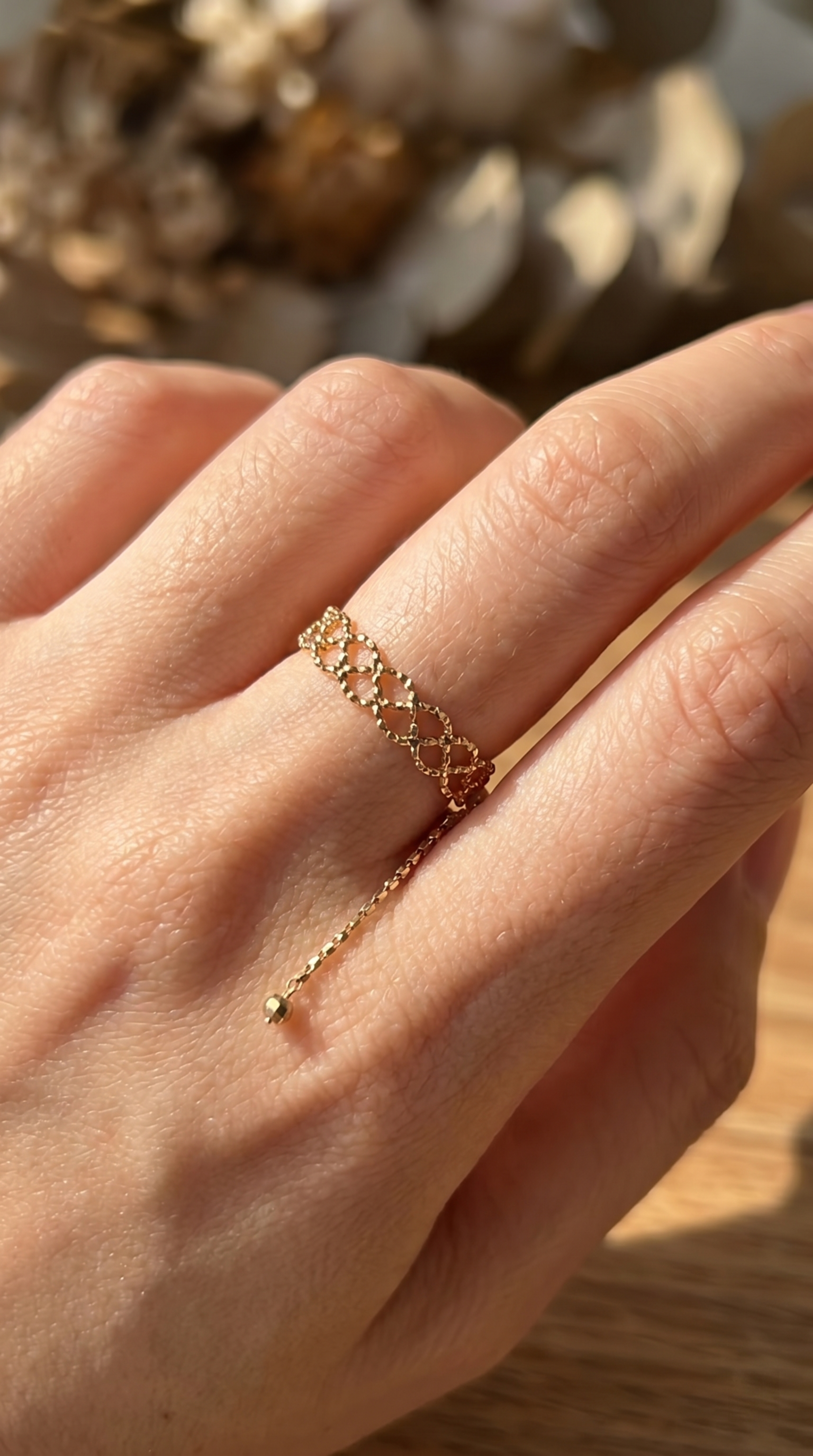 18k Gold Lace Curve Ring