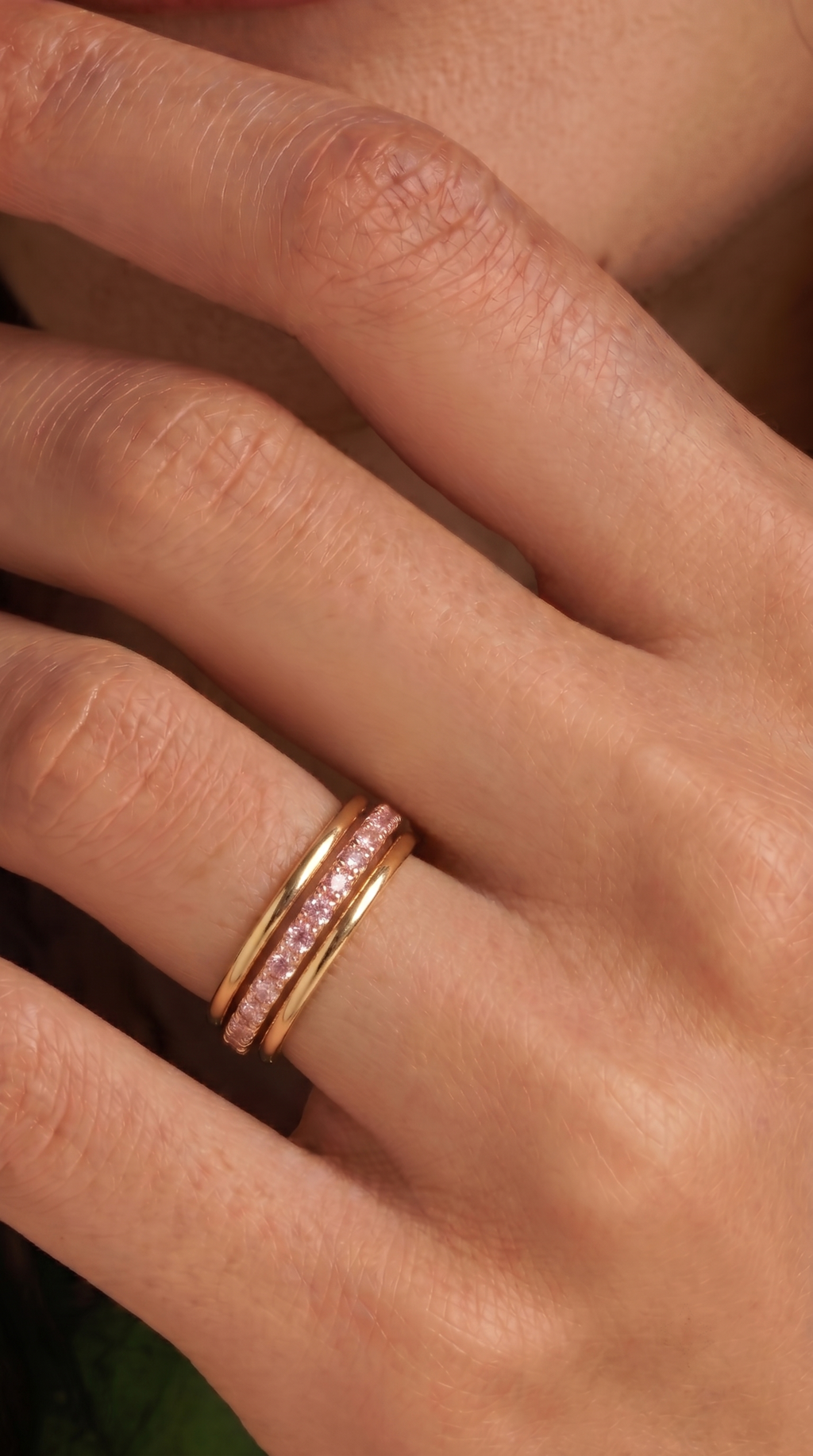 18k Gold Fine Line Ring