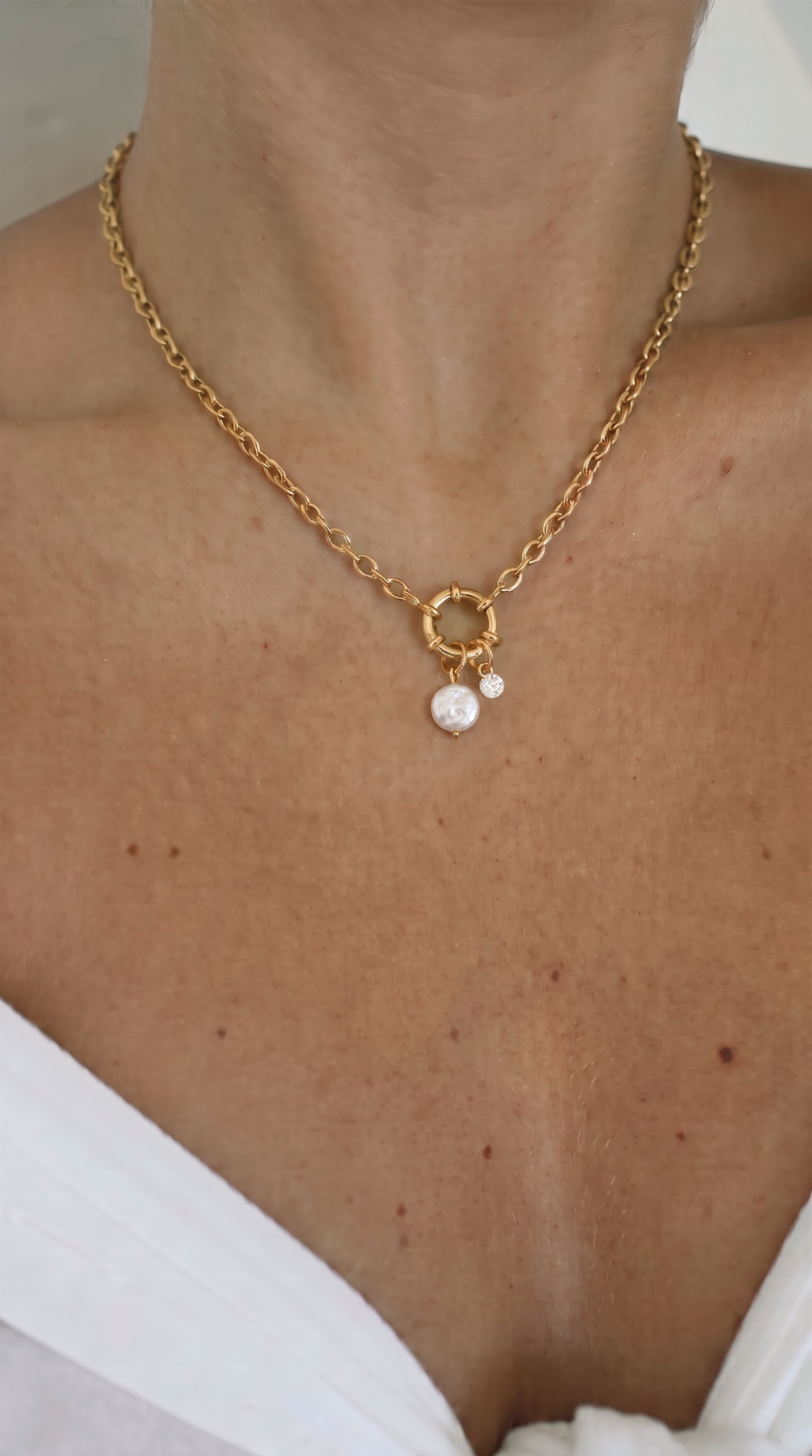 Circle Clasp Chain Necklace