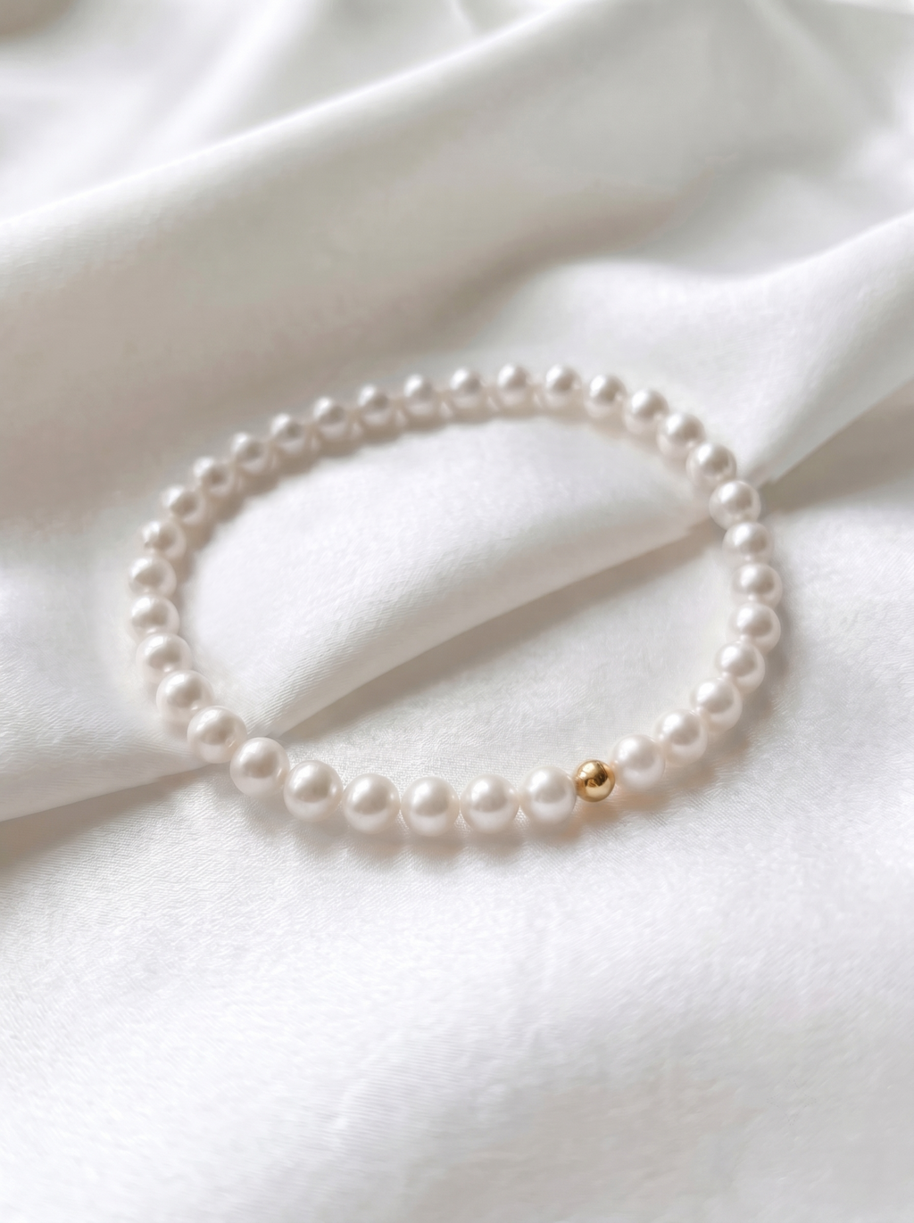 Soft Pearl 18k Gold Accent Bracelet