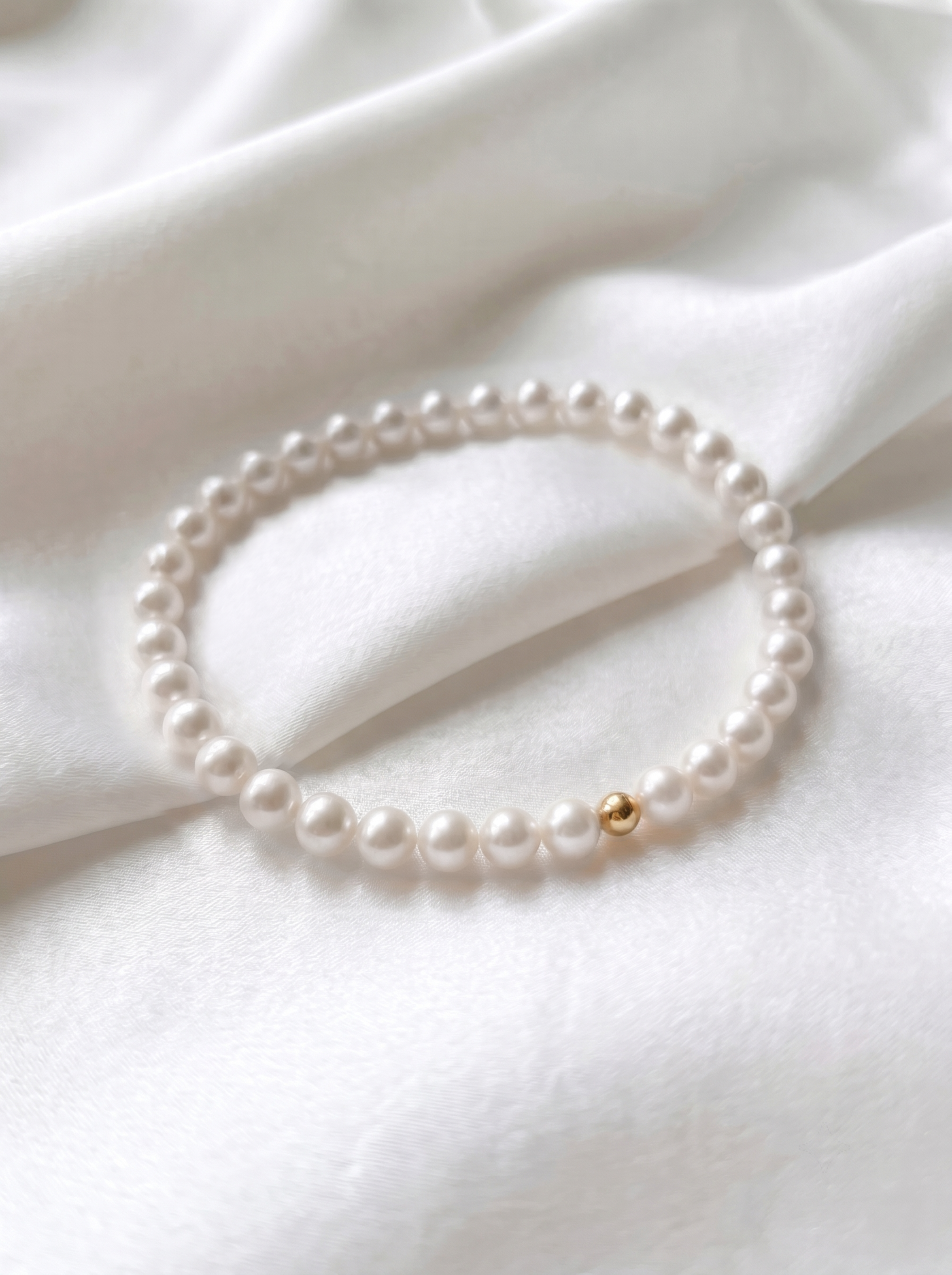 Soft Pearl 18k Gold Accent Bracelet
