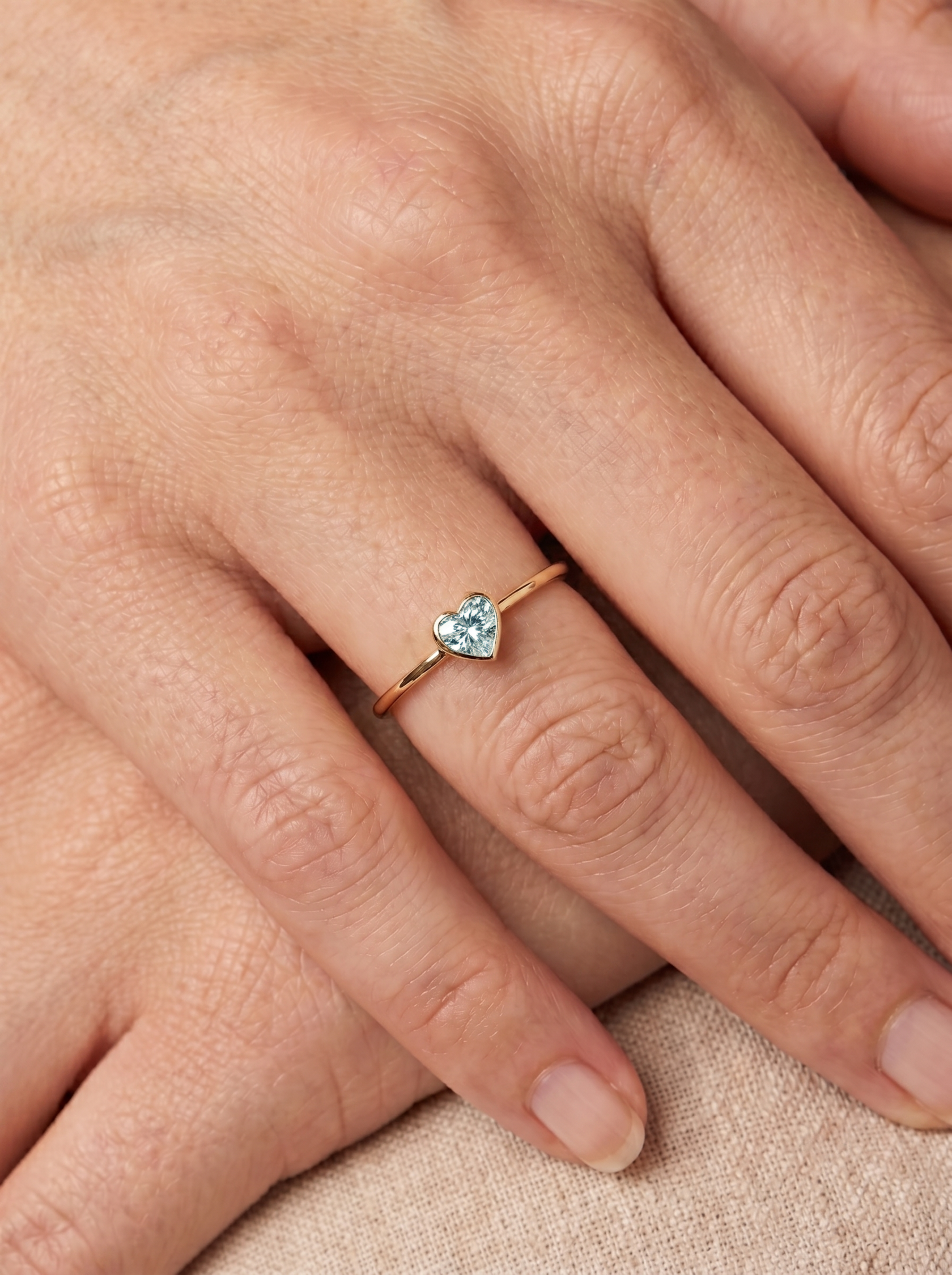 18k Gold Sapphire Heart Ring