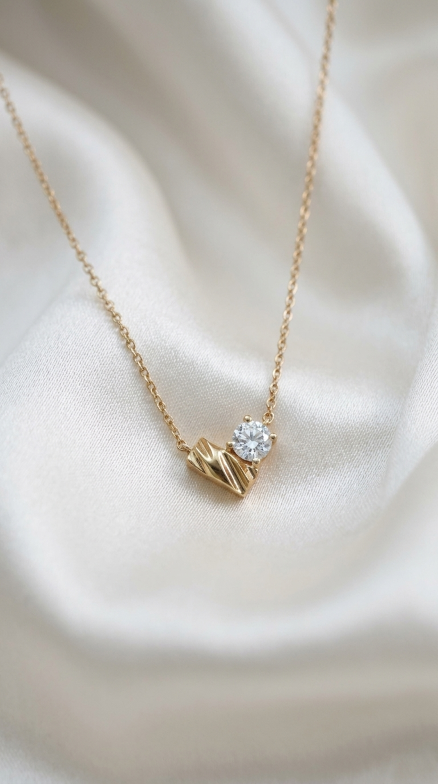 18k Gold Heart Lab Grown Diamond Necklace