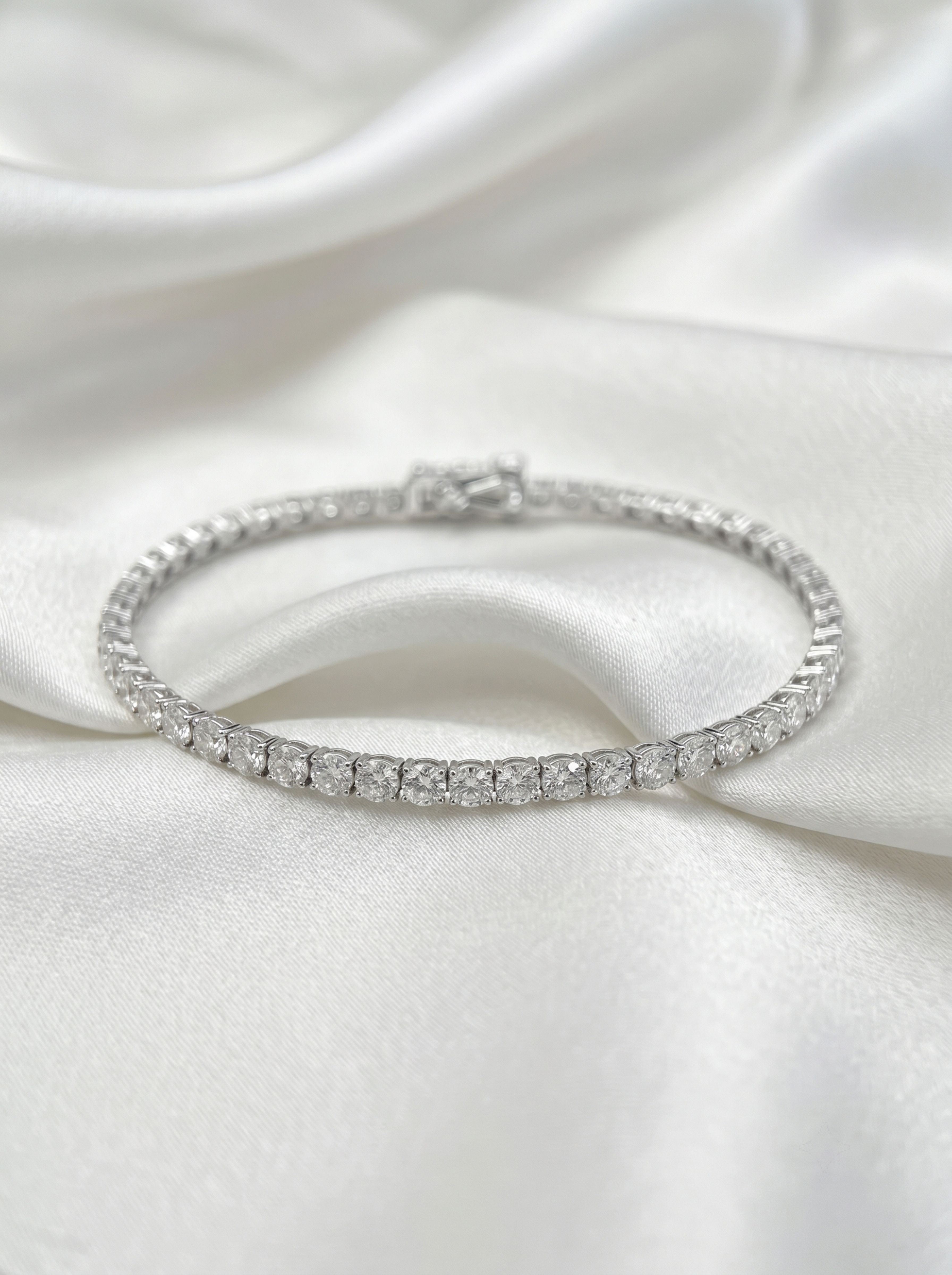 Soft Glint Diamond Bracelet