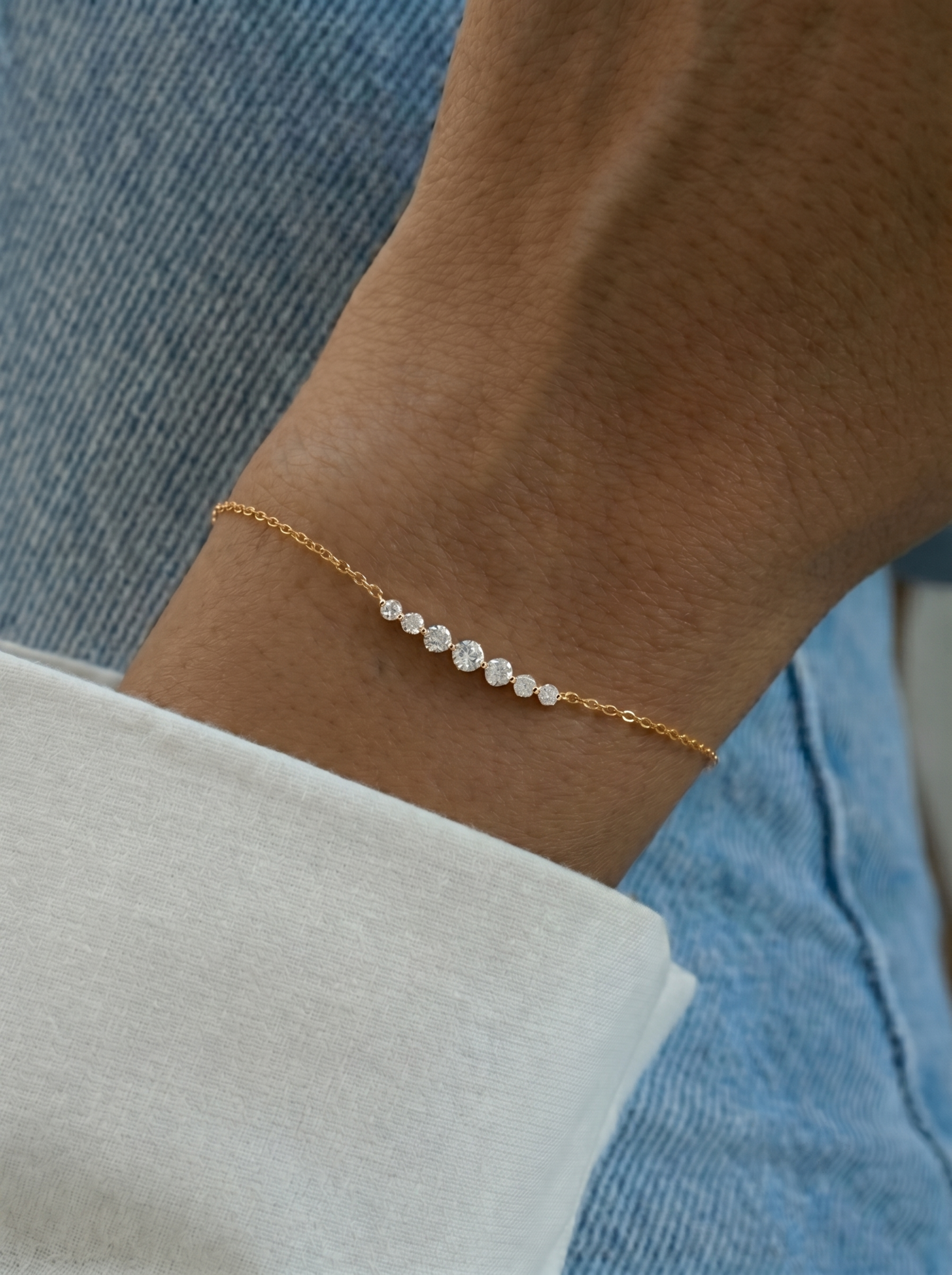 18k Gold Graduated Lab Grown Diamond Bracelet