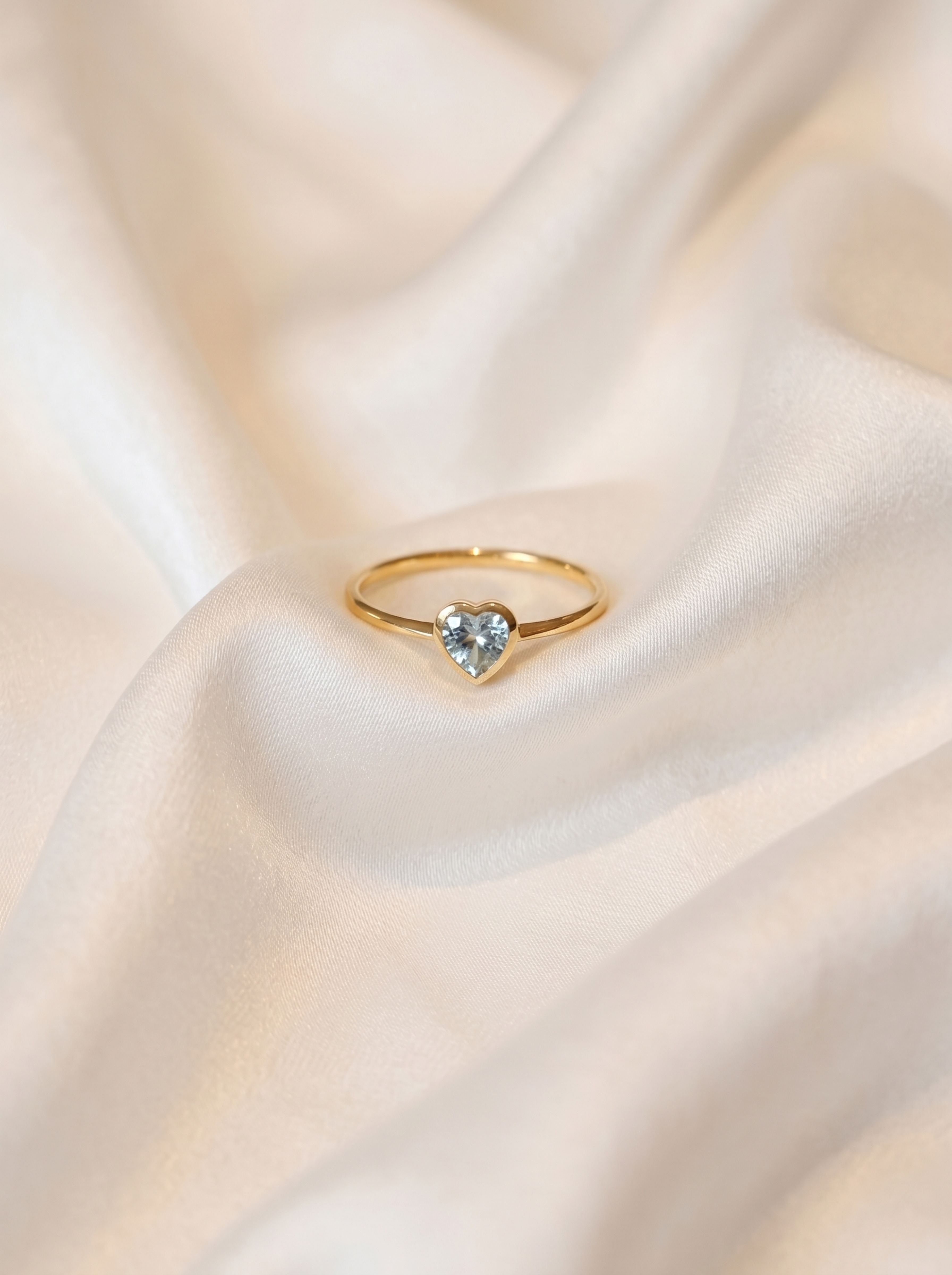 18k Gold Sapphire Heart Ring