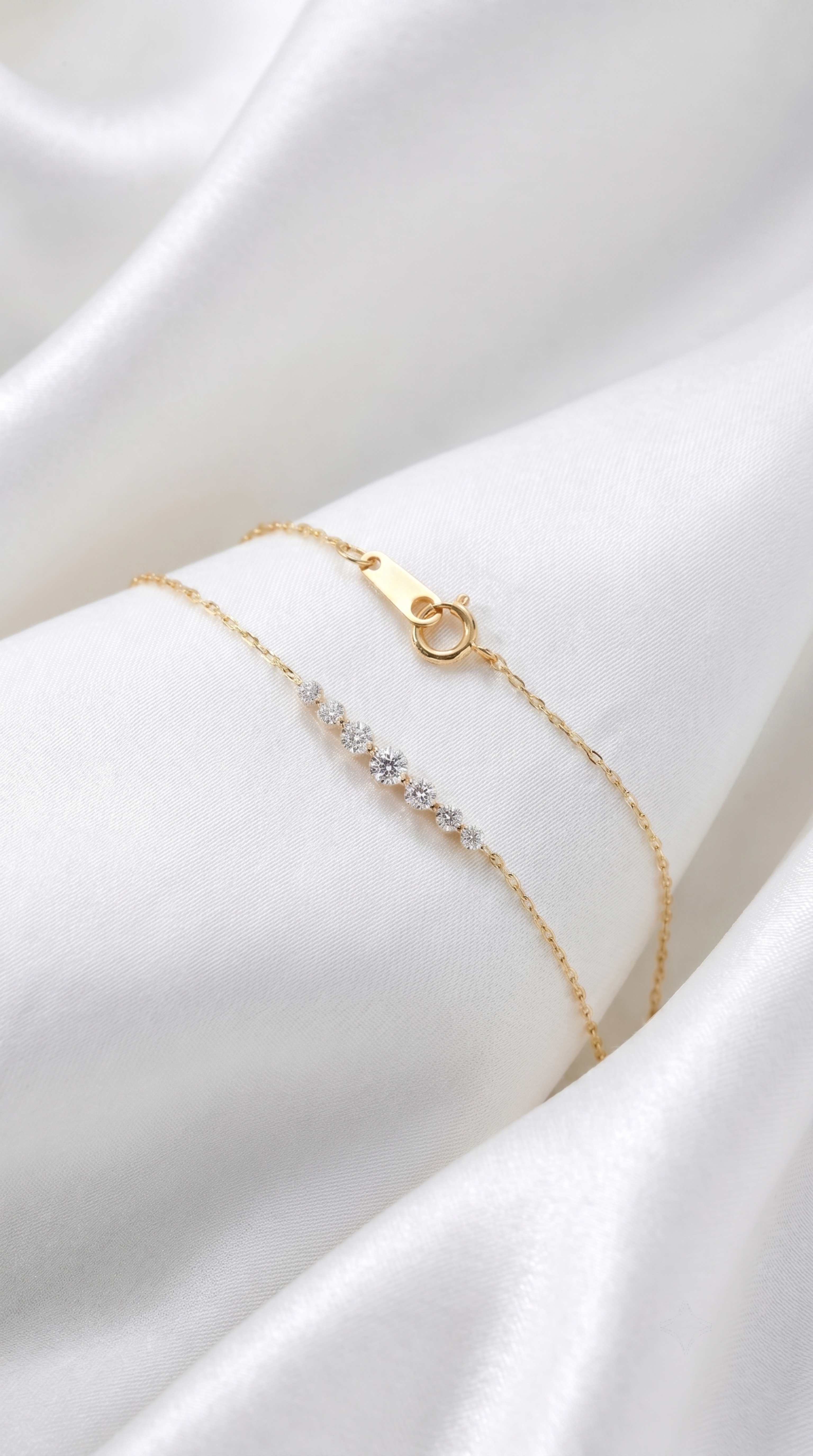 18k Gold Graduated Lab Grown Diamond Bracelet