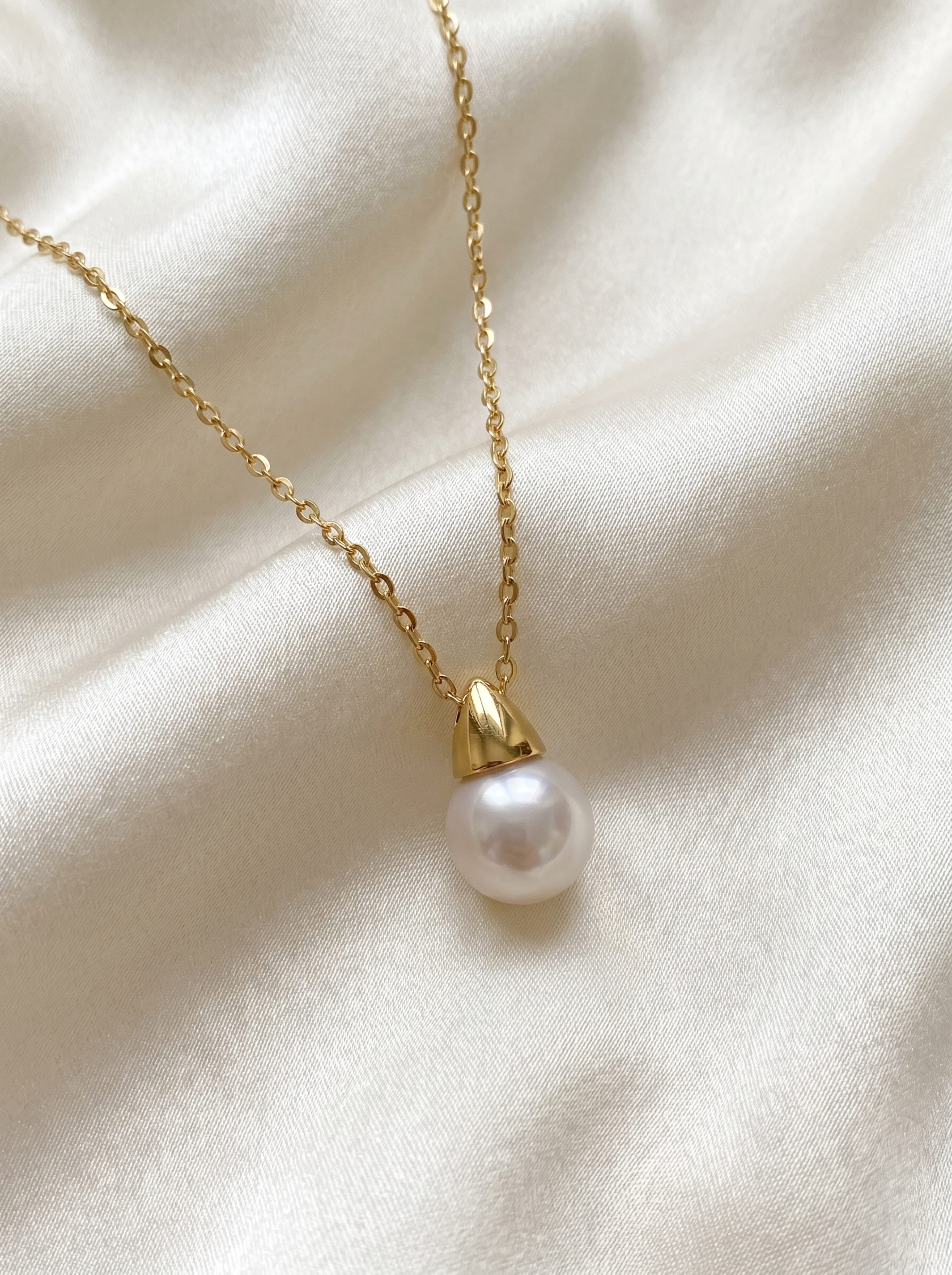 18k Gold Pearl Cone Pendant Necklace