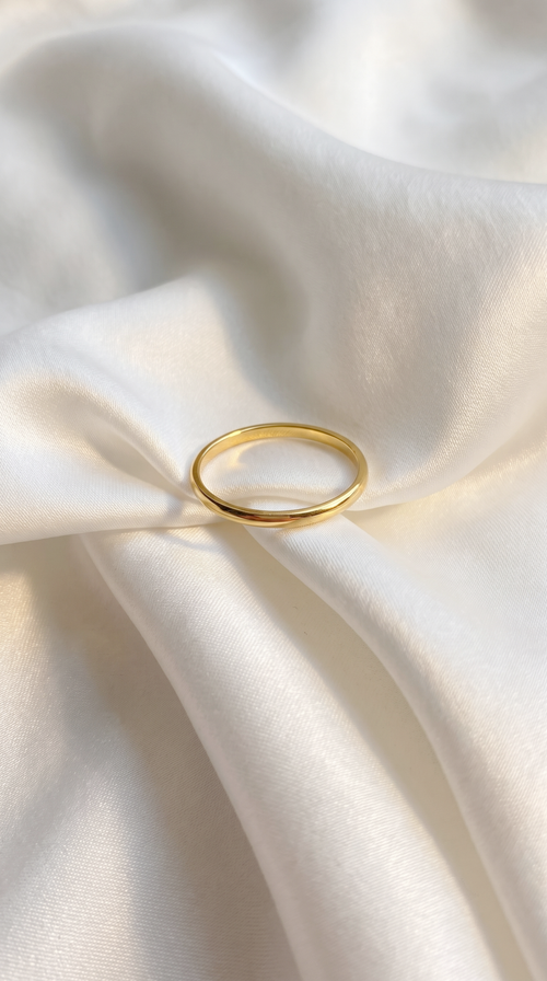 18k Gold Fine Line Ring